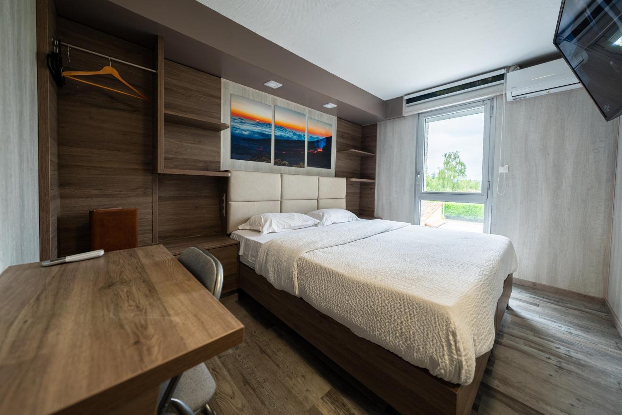 Hotel La Rocade Пам'є Екстер'єр фото